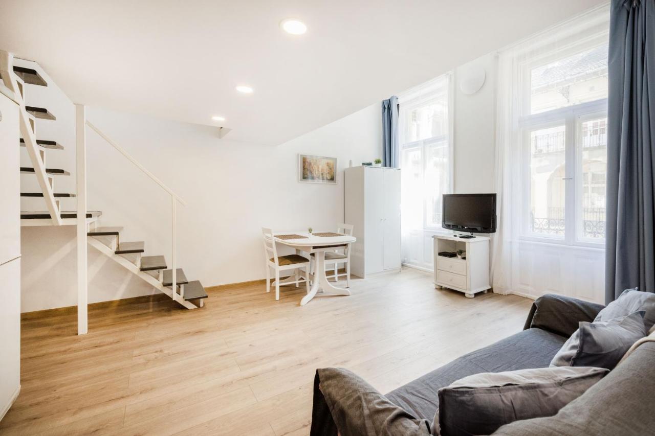 V12 Apartments Budapest Eksteriør bilde